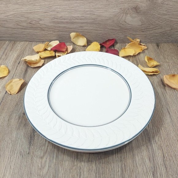 Syracuse Plates Dinnerware Serving Dishes 2 Pc. Dining Set Plates Leaf Embossed - Picture 3 of 12